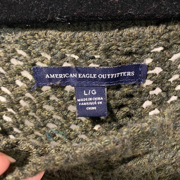 AEO Knit Sweater - Size Large - Picture 3 of 3